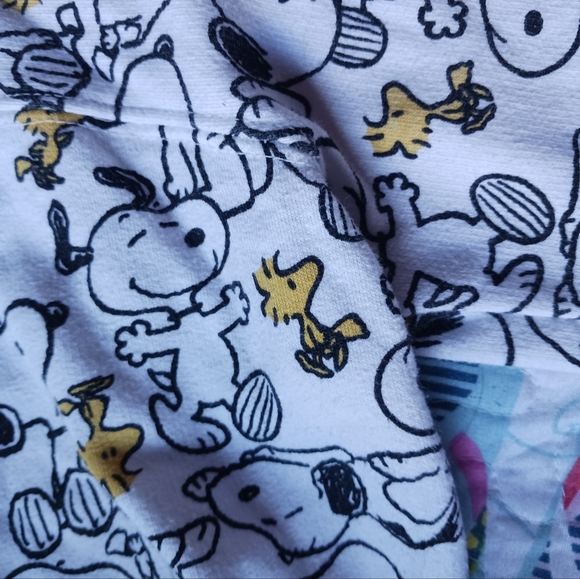 Peanuts Snoopy Women's Sweatshirt Size Medium - Picture 5 of 6